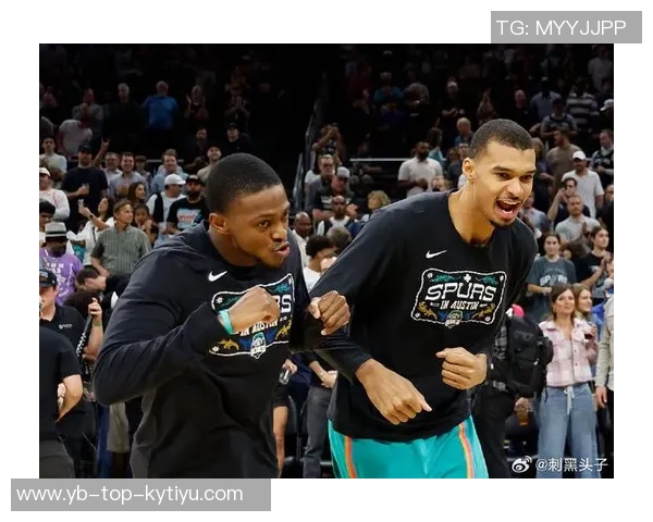 福克斯称赞文班亚马是顶尖球员强调团队合作的重要性 福克斯称赞文班亚马是顶尖球员强调团队合作的重要性